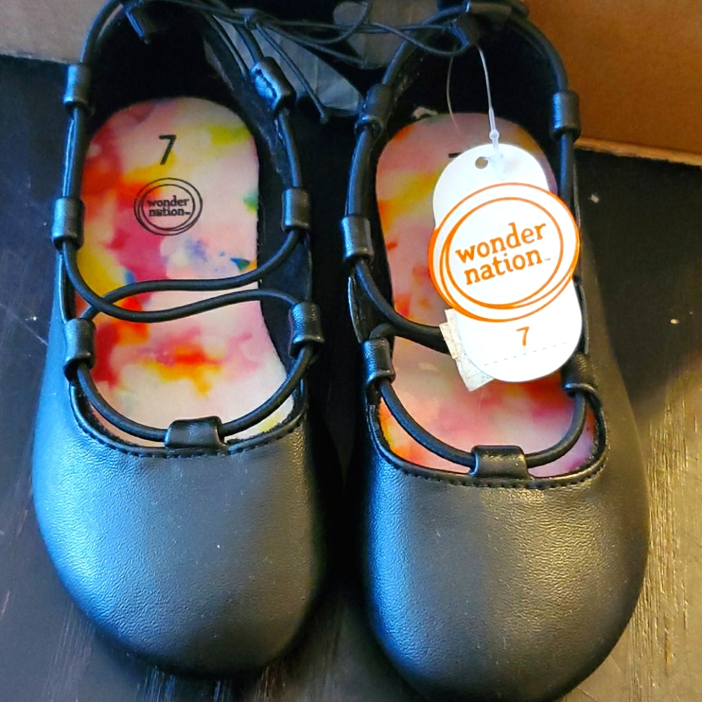 NWT Childrens Size 7 Black Flat